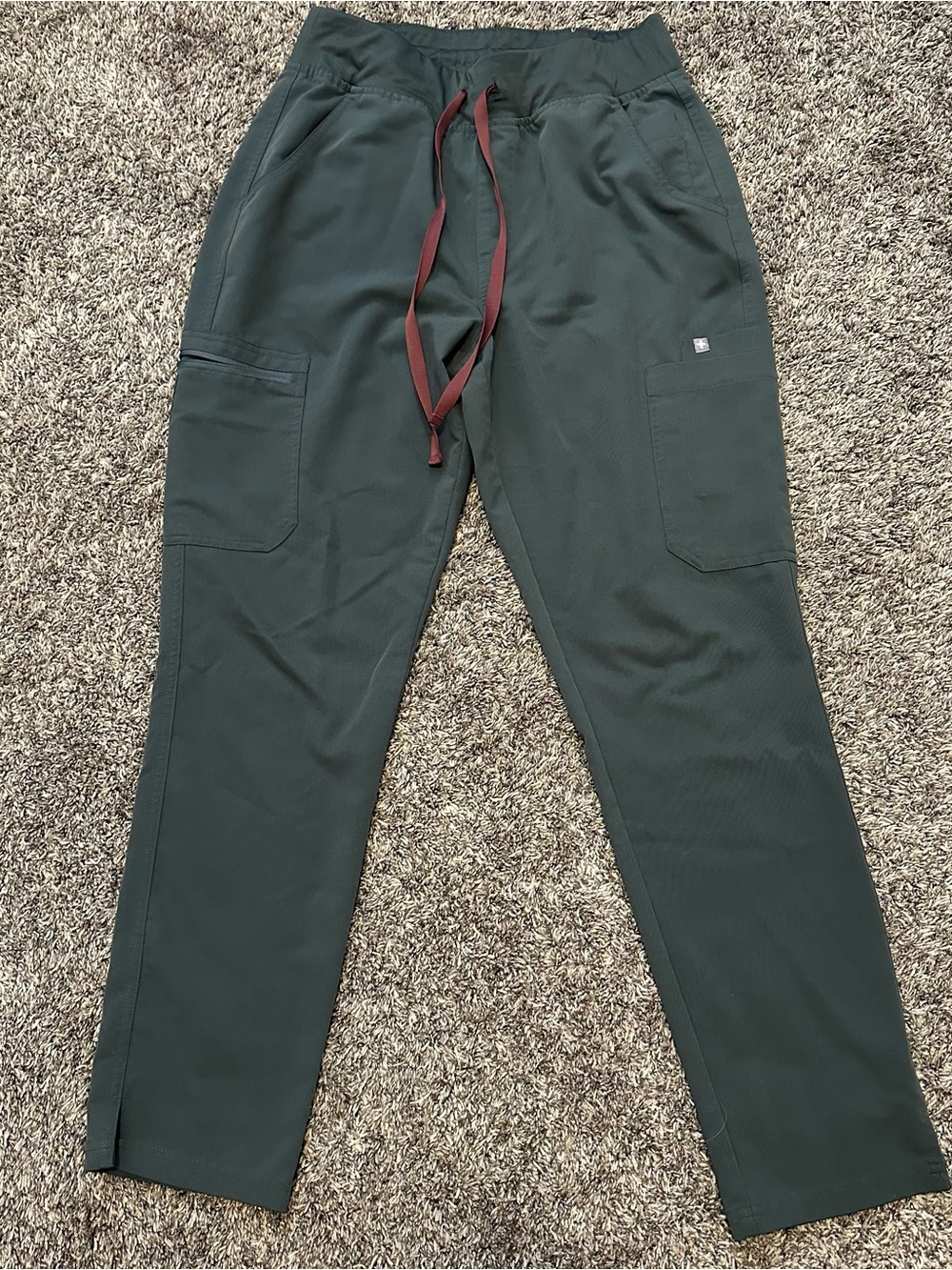 Figs Yola High-Rise Slim Scrub Pant™ Bonsai with maroon drawstring sz Medium